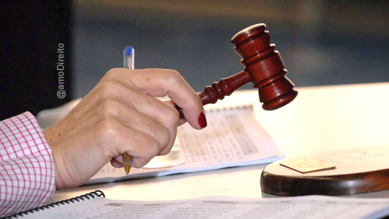Resultado de imagem para Juíza humilhada em tribunal ao desprezar vítima de violência doméstica