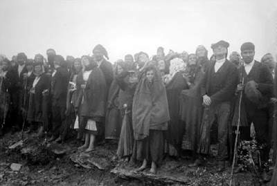 Resultado de imagem para Faz hoje 100 anos que a Cova da Iria assistiu ao Milagre do Sol