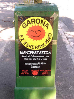Cartaz convoca a manifestação para fechar a central nuclear de Santa Maria de Garoña. Cartaz convoca a manifestação para fechar a central nuclear de Santa Maria de Garoña.
