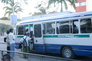 Moçambique | Violação da isenção e redução de tarifas para deficientes, idosos e estudantes será alvo de multa