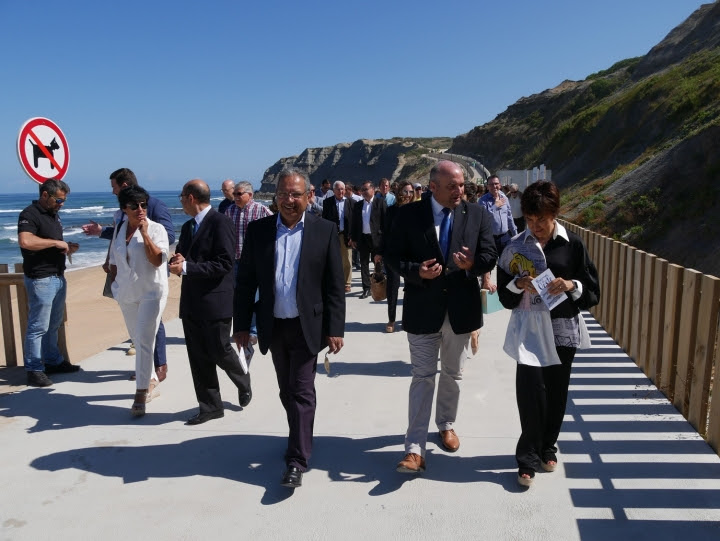 Oeste | REQUALIFICAÇÃO DA ORLA COSTEIRA DO CONCELHO DE TORRES VEDRAS CHEGOU À PRAIA AZUL