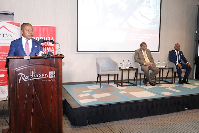 Mundo | Não há dinheiro para dinamizar indústria em Moçambique; Governo e CTA divergem sobre Estratégia Industrial