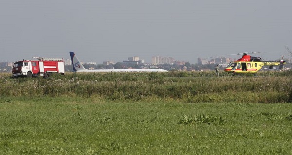 Mundo | Aterragem de emergência perto de aeroporto de Moscovo faz 23 feridos