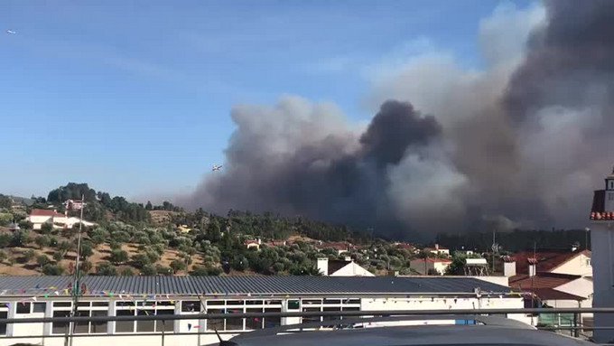 Tomar, Abrantes e Constança: o fogo em que 300 bombeiros combatem as chamas