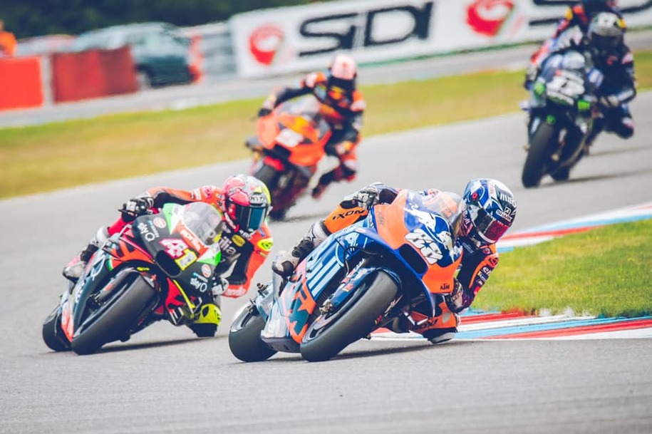 Miguel Oliveira termina GP da República Checa no 13.º lugar