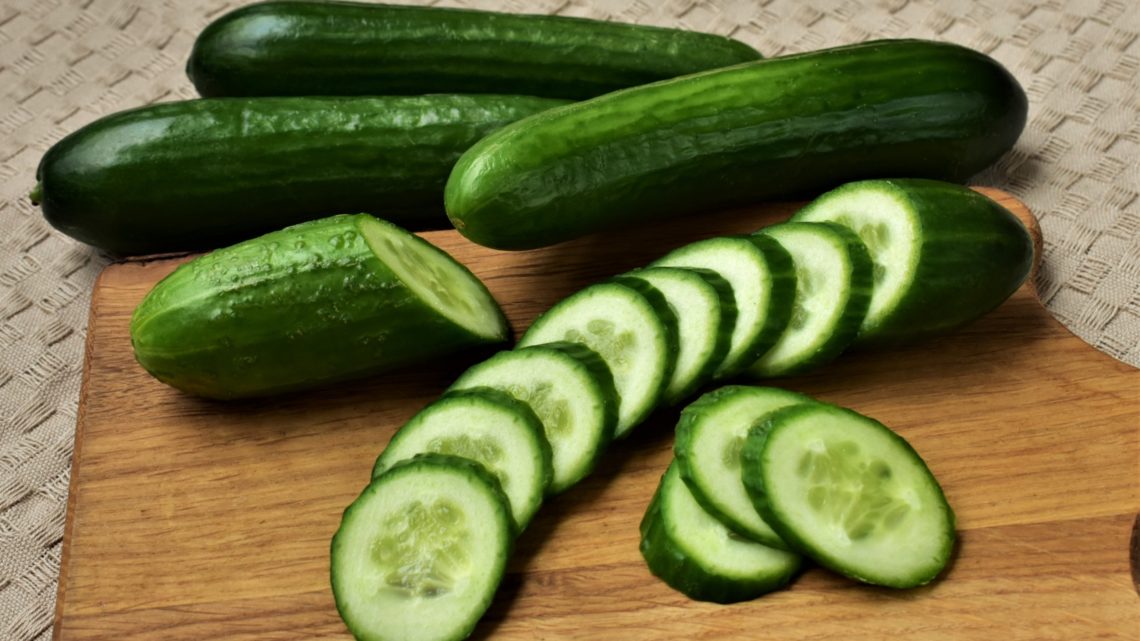 PEPINOS.. DEPOIS DE LERES ESTA MENSAGEM, NUNCA MAIS OLHARÁS O PEPINO DA MESMA FORMA!