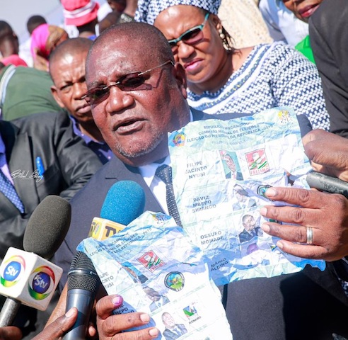 Moçambique | Gerais: Momade mostra evidências de fraude e avisa “é isto que provocou as hostilidades militares”