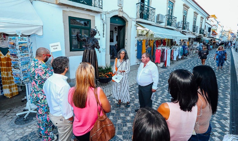 Algarve | Festival de Estátuas Vivas animou zona comercial de Albufeira