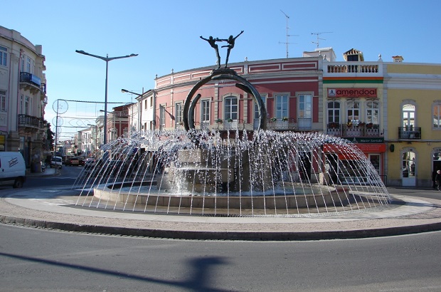 Algarve | Investimento de 183 mil euros na repavimentação da principal avenida de Loulé