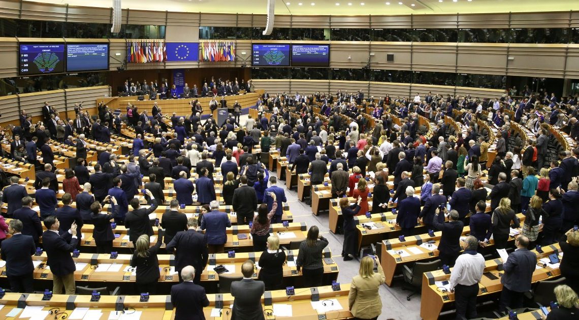 Brexit: Parlamento Europeu aprova Acordo de Saída e conclui processo