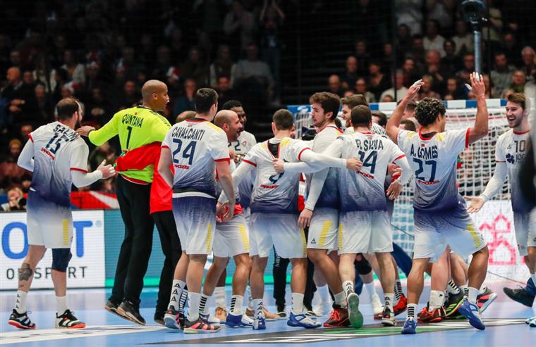 Europeu de Andebol: Portugal qualifica-se para a ronda principal após derrota da França