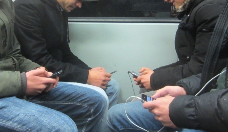 “Não temos WI-FI. Conversem entre si!”
