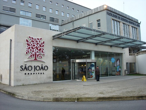 Covid-19: Nasceu o primeiro bebé de mãe infetada no Hospital de São João. Teste inicial à criança deu negativo