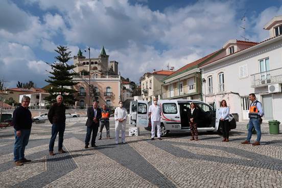 Porto de Mós | Município antecipa entrega de Unidade Móvel de Saúde devido ao COVID-19