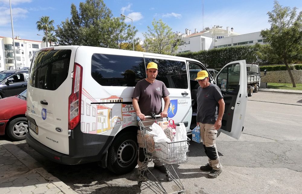 União de Freguesias de Lagoa e Carvoeiro levam compras a casa daqueles que mais precisam