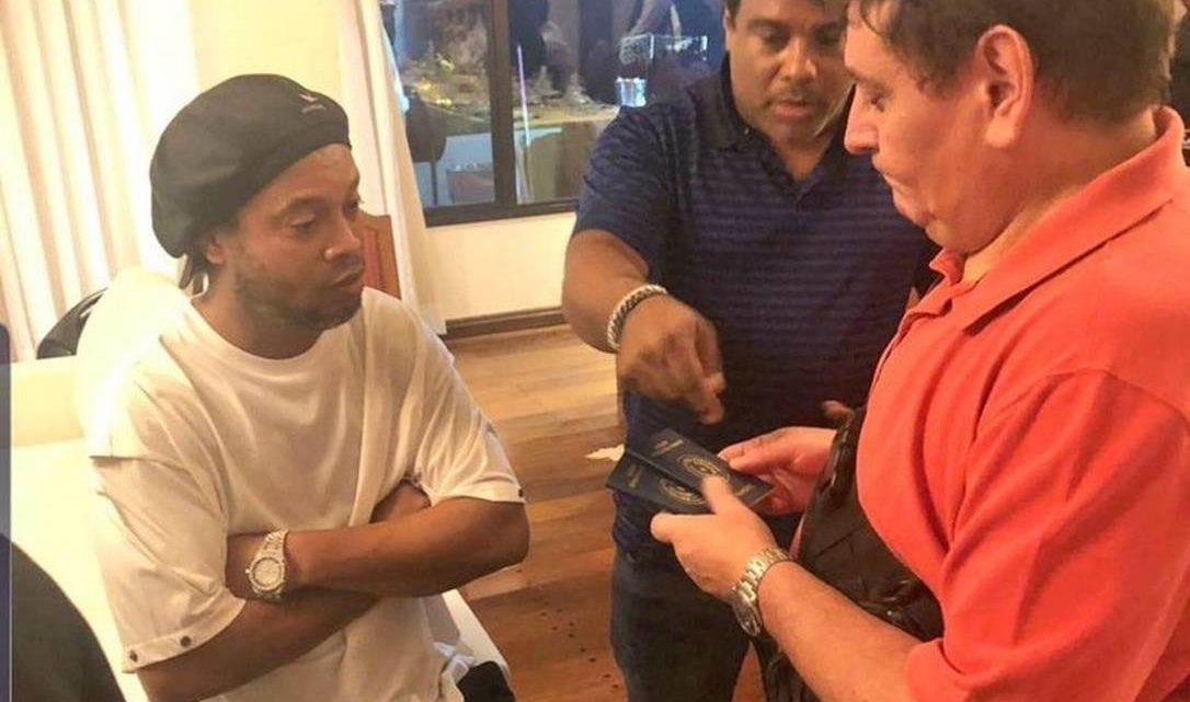 Ronaldinho Gaúcho detido no Paraguai por uso de passaporte falso
