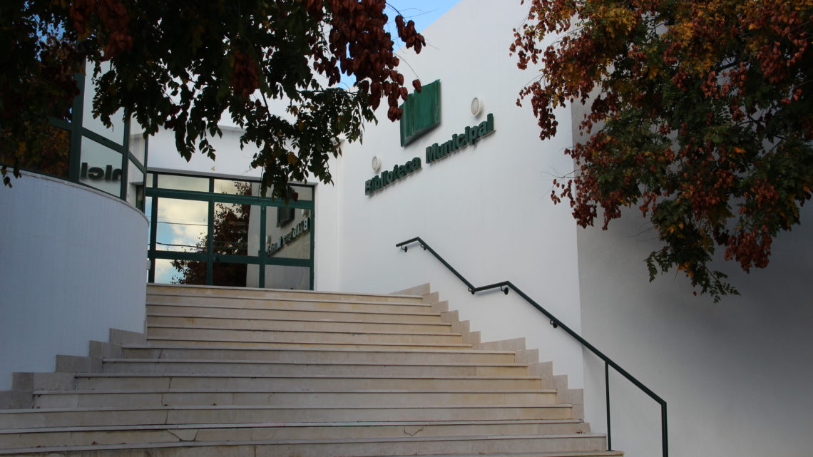 Proença-a-Nova | Biblioteca Municipal faz entrega de livros ao domicílio em todo o concelho