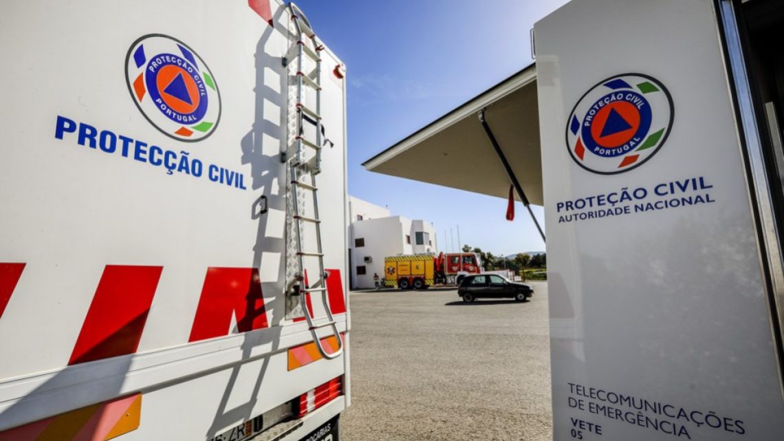FLAD doa mais de 2.000 viseiras para garantir a segurança dos profissionais da Proteção Civil