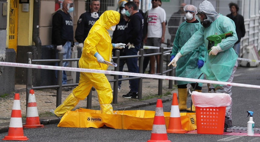 Brasil ultrapassa os 40 mil casos casos confirmados e tem 2.575 mortes