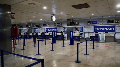 Ryanair obrigada a readmitir trabalhadores despedidos em Espanha antes da crise