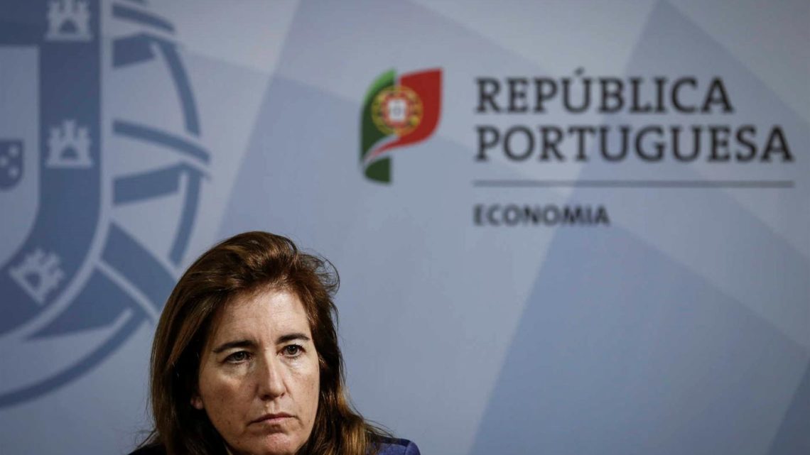 Erros nas candidaturas deixam milhares de empresas em “lay-off” sem apoios para já