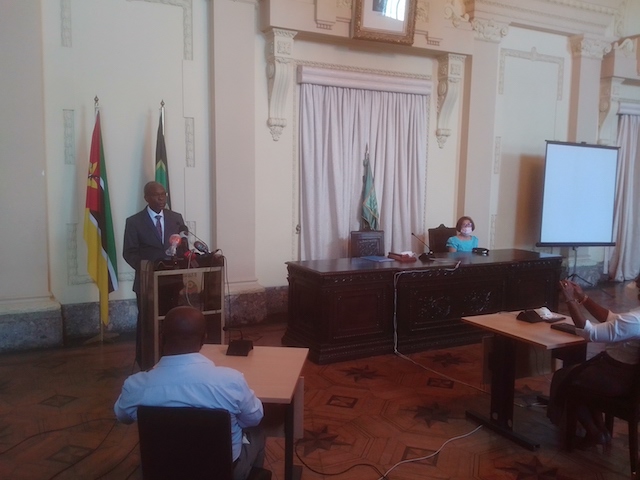 Moçambique | Eneas Comiche acusa MISAU de tratamento não “humanizado” e continua a enganar munícipes de Maputo