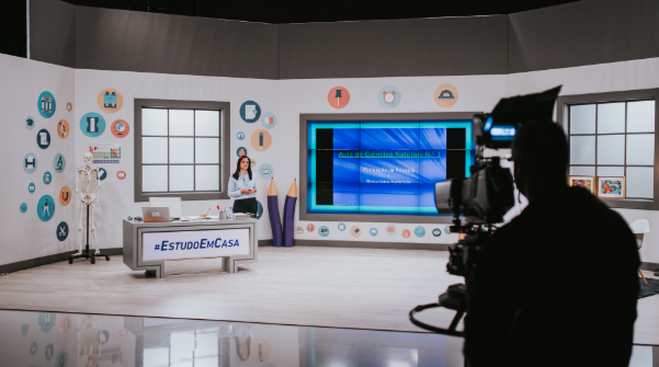 Aulas na televisão regressam hoje para 850 mil alunos. Veja a grelha de conteúdos