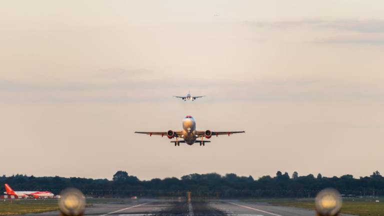Londres divulga hoje lista de países que entram nos primeiros “corredores de viagem”