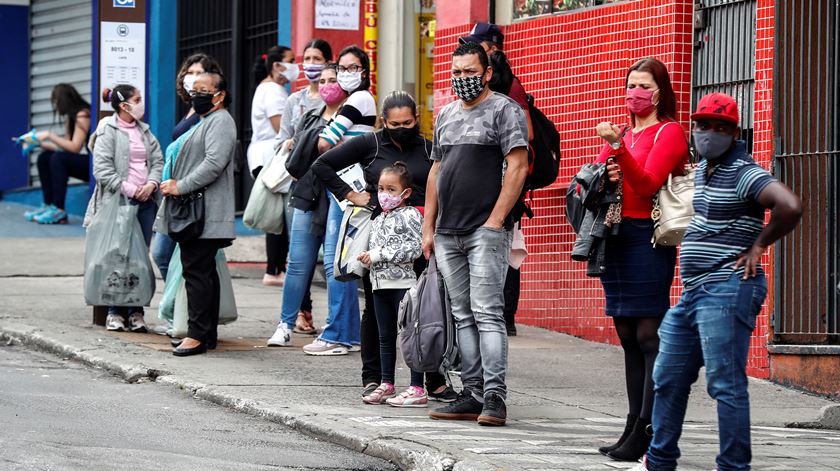 Brasil ultrapassa Itália e torna-se no terceiro país com mais mortes