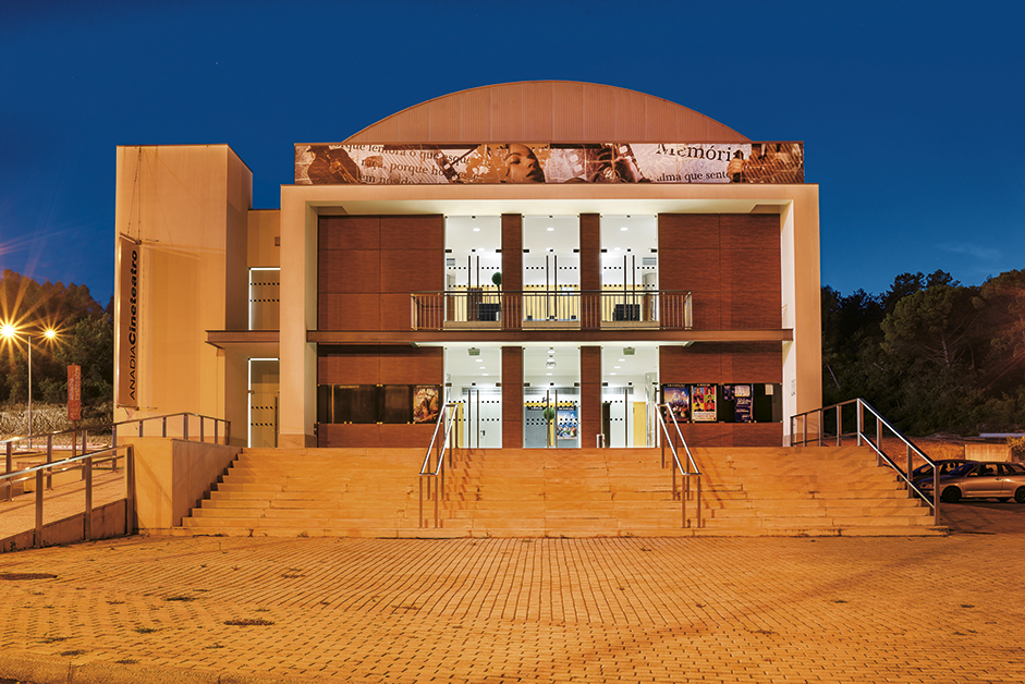 Cineteatro Anadia reabre ao público