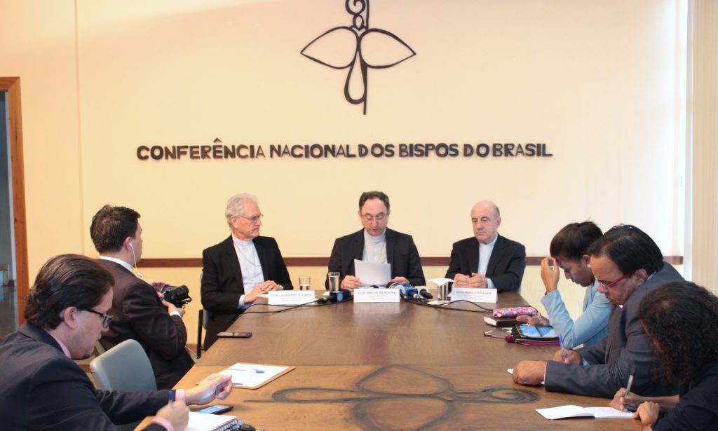 De novo a opção preferencial pela exclusão