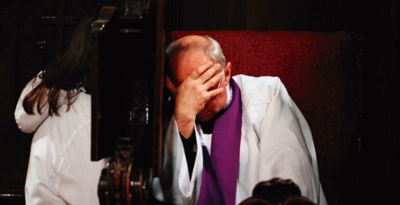 Posso me confessar com um sacerdote por telefone ou e-mail?