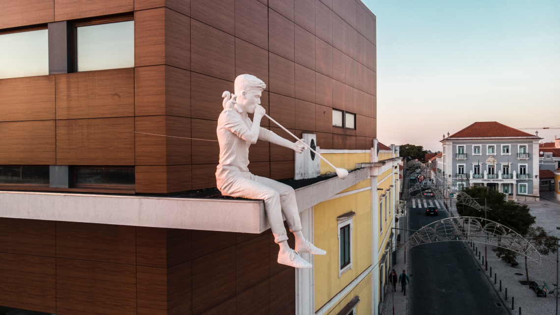 Marinha Grande | Escultura instalada no Teatro Stephens homenageia Joaquim Correia