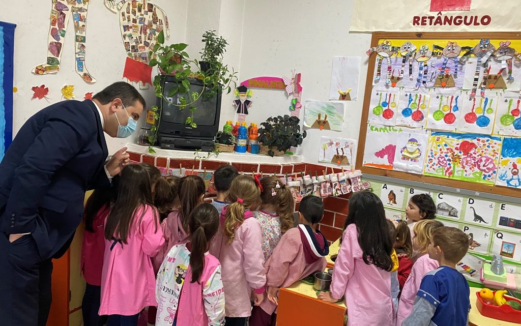 Castelo de Paiva | Contemplados alunos do Ensino Básico e Jardins de infância