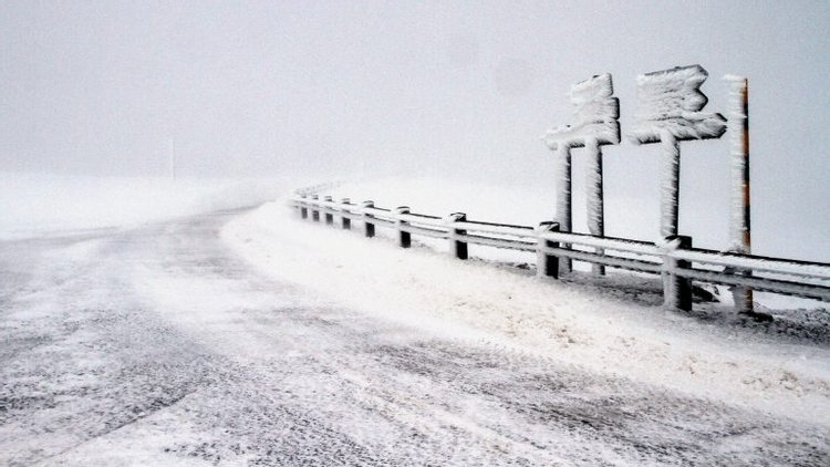 Estradas na Serra da Estrela fechadas devido à neve