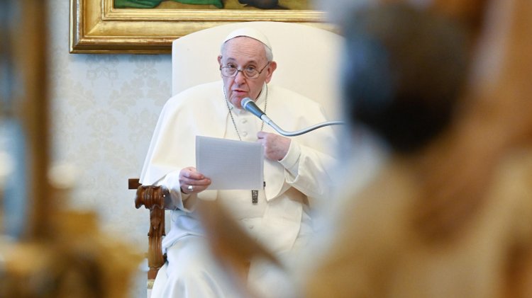 Papa anuncia o 1.º Dia Mundial dos Avós que este ano se assinala a 25 de julho