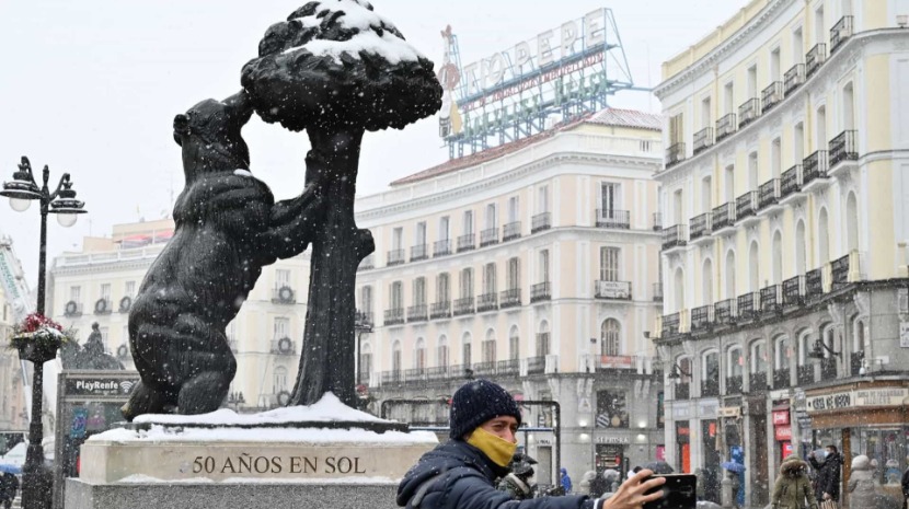Tempestade “Filomena” cobre de neve grande parte de Espanha