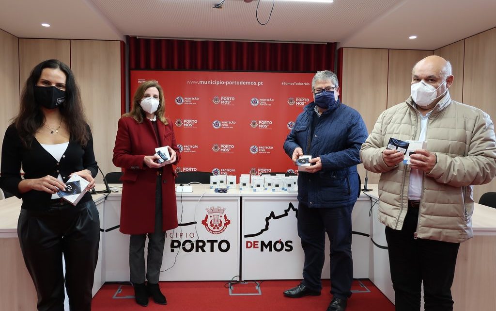 Porto de Mós | Regresso do Ensino à Distância – Internet para alunos do escalão A e B