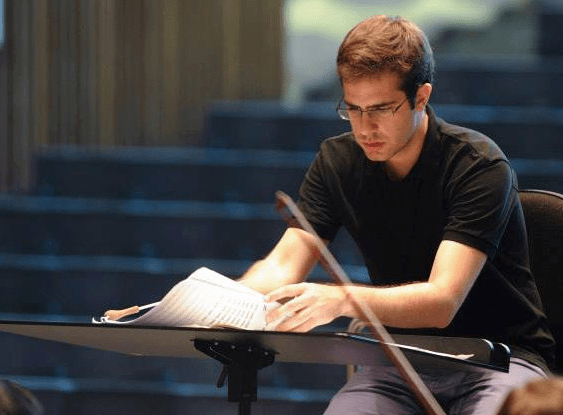 Português Dinis Sousa nomeado nomeado Maestro Principal da Royal Northern Sinfonia