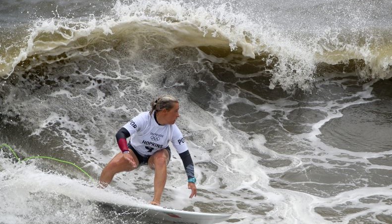 Yolanda Sequeira quinta no surf ao cair nos quartos de final