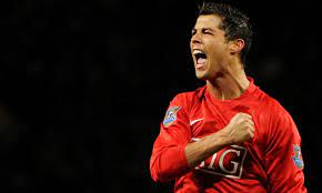 Cristiano Ronaldo assina contrato de duas épocas com o Manchester United