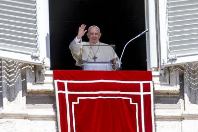 Papa exorta a que se continue a auxiliar o povo e pediu oração e jejum