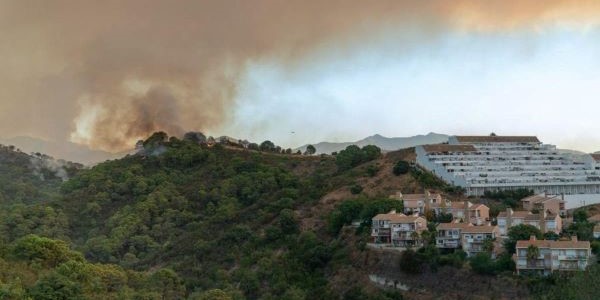 Cerca de 600 pessoas retiradas em incêndio no sul de Espanha