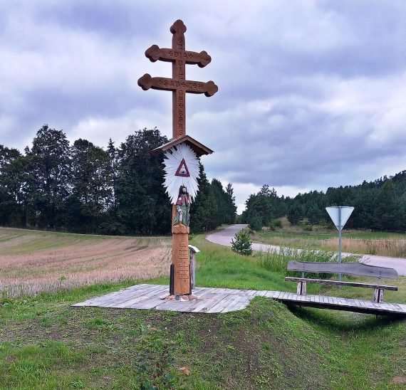 Cruzeiros e imagens à beira dos caminhos, bela tradição europeia