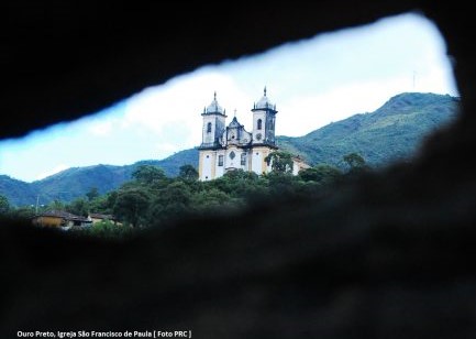 Abre a cortina do passado