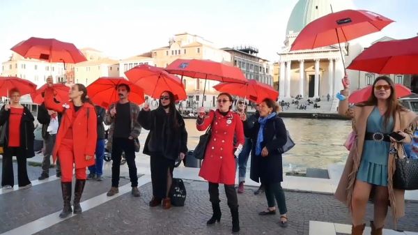 Trabalhadores do sexo saem para a rua em Veneza