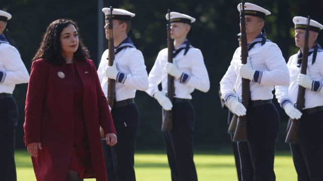 Presidente do Kosovo condecorou Forças Armadas portuguesas