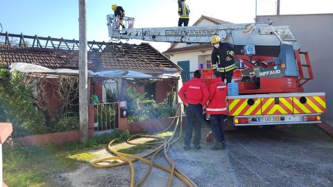 Incêndio em habitação deixa três pessoas desalojadas no concelho de Soure