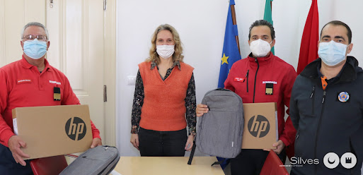 MUNICÍPIO DE SILVES ENTREGA COMPUTADORES ÀS ESTRUTURAS DE COMANDO DOS BOMBEIROS