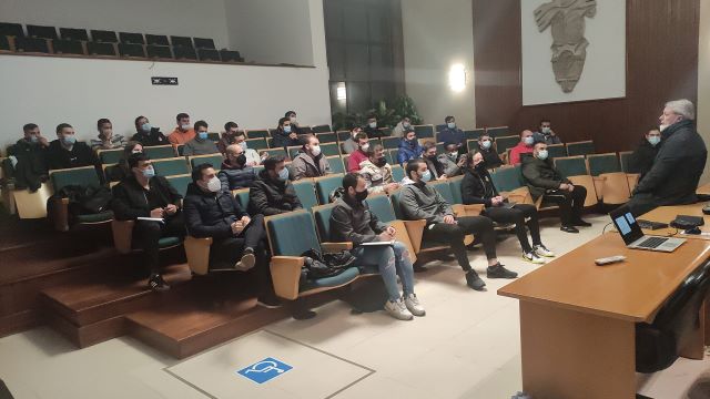 Curso de treinadores de futebol está a decorrer na Câmara de Águeda